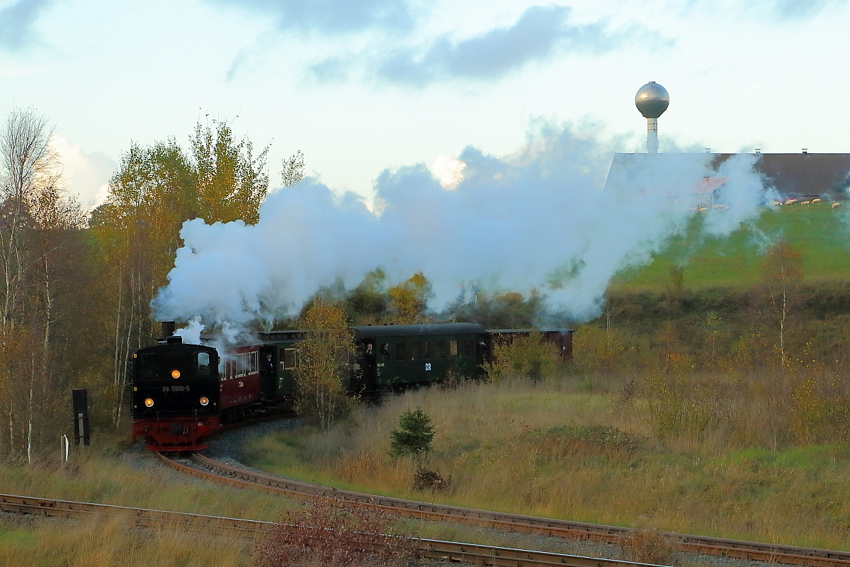 Durchfahrt von 99 5906 mit IG HSB-Sonderzug durch die Stieger Wendeschleife am 17.10.2014. (Bild 2)