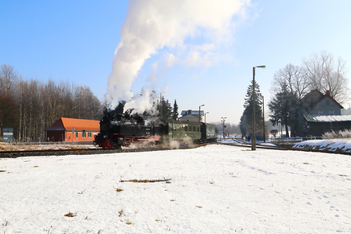 Durchfahrt von 99 6001 mit IG HSB-Sonderzug am 15.02.2015 durch die Stieger Wendeschleife. (Bild 2) Hier hat der Zug den Bahnhof bereits verlassen und fährt in die Wendeschleife ein.