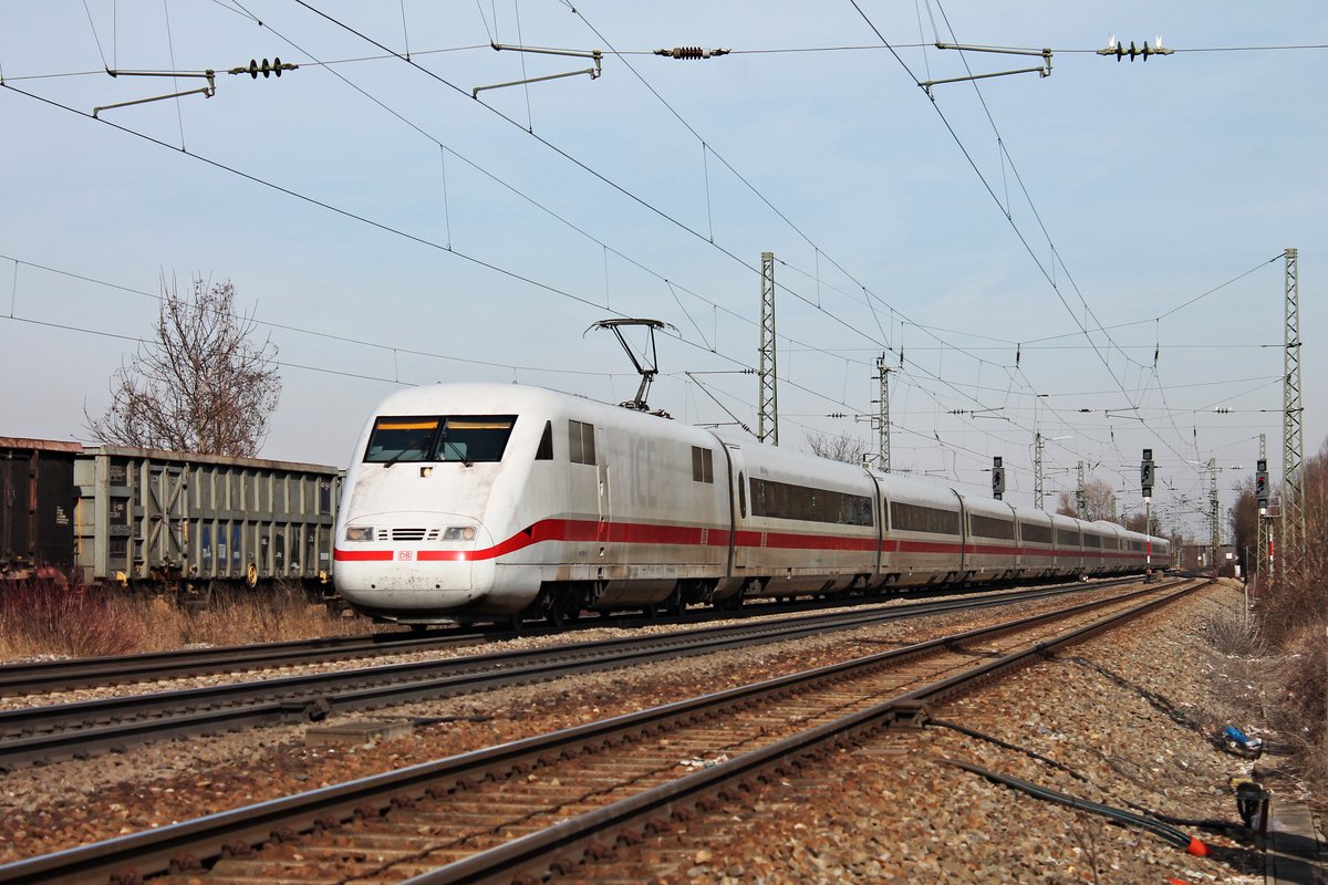 Durchfahrt am Mittag des 23.02.2019 von 401 007-0  Plattling  durch den Bahnhof von Orschweier in Richtung Süden.