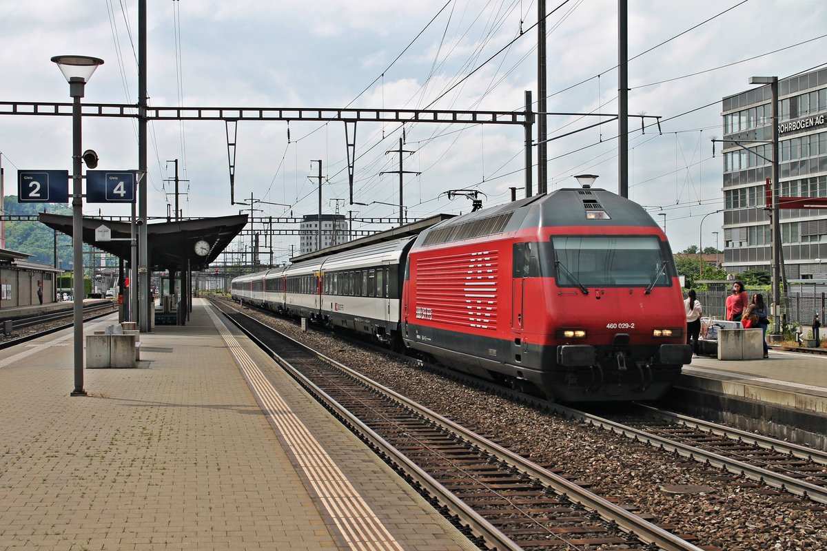 Durchfahrt von Re 460 029-2  Eulach  am 14.05.2015 mit einem IR (Basel SBB - Frick - Zürich HB) in Pratteln gen Frick.