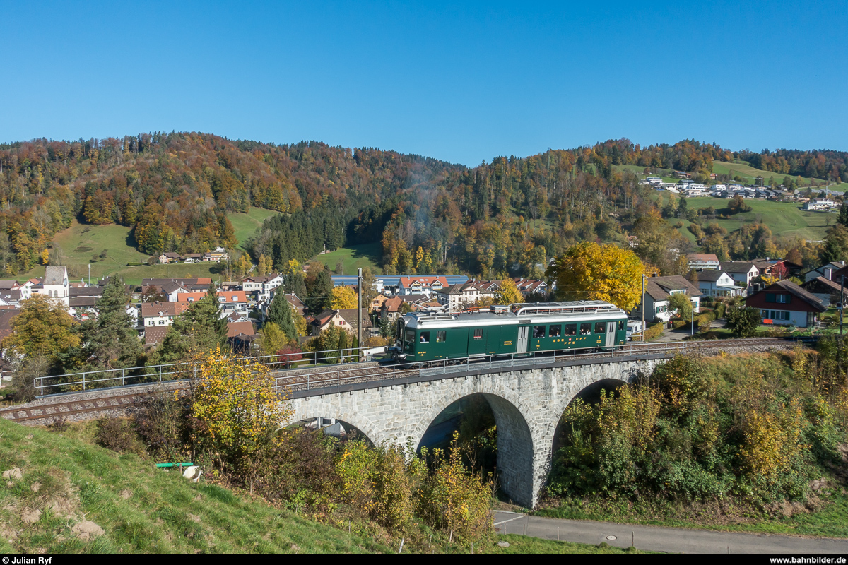 DVZO Fahrzeugtreffen 2017. BDe 4/4 1643  Wyländerli  vom SBB Historic Team Winterthur am 15. Oktober 2017 auf Bachtelrundfahrt auf dem Böl-Viadukt oberhalb Bauma.