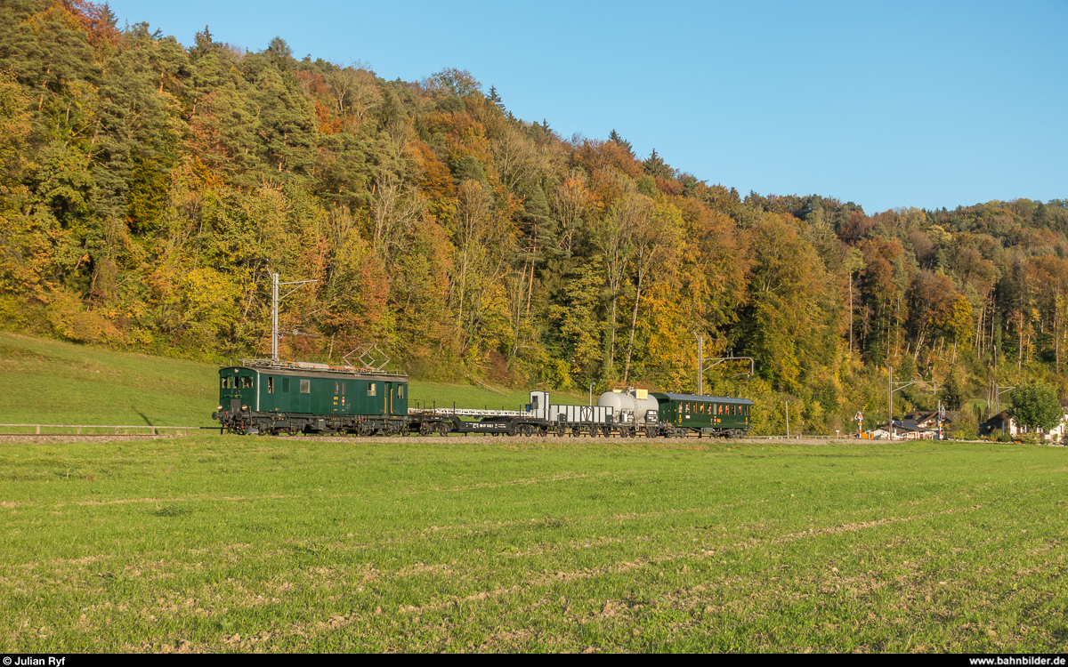 DVZO Fahrzeugtreffen 2018: SBB Historic De 4/4 1679 mit GmP am 13. Oktober 2018 zwischen Rikon und Kollbrunn auf der Fahrt von Bauma nach Winterthur.