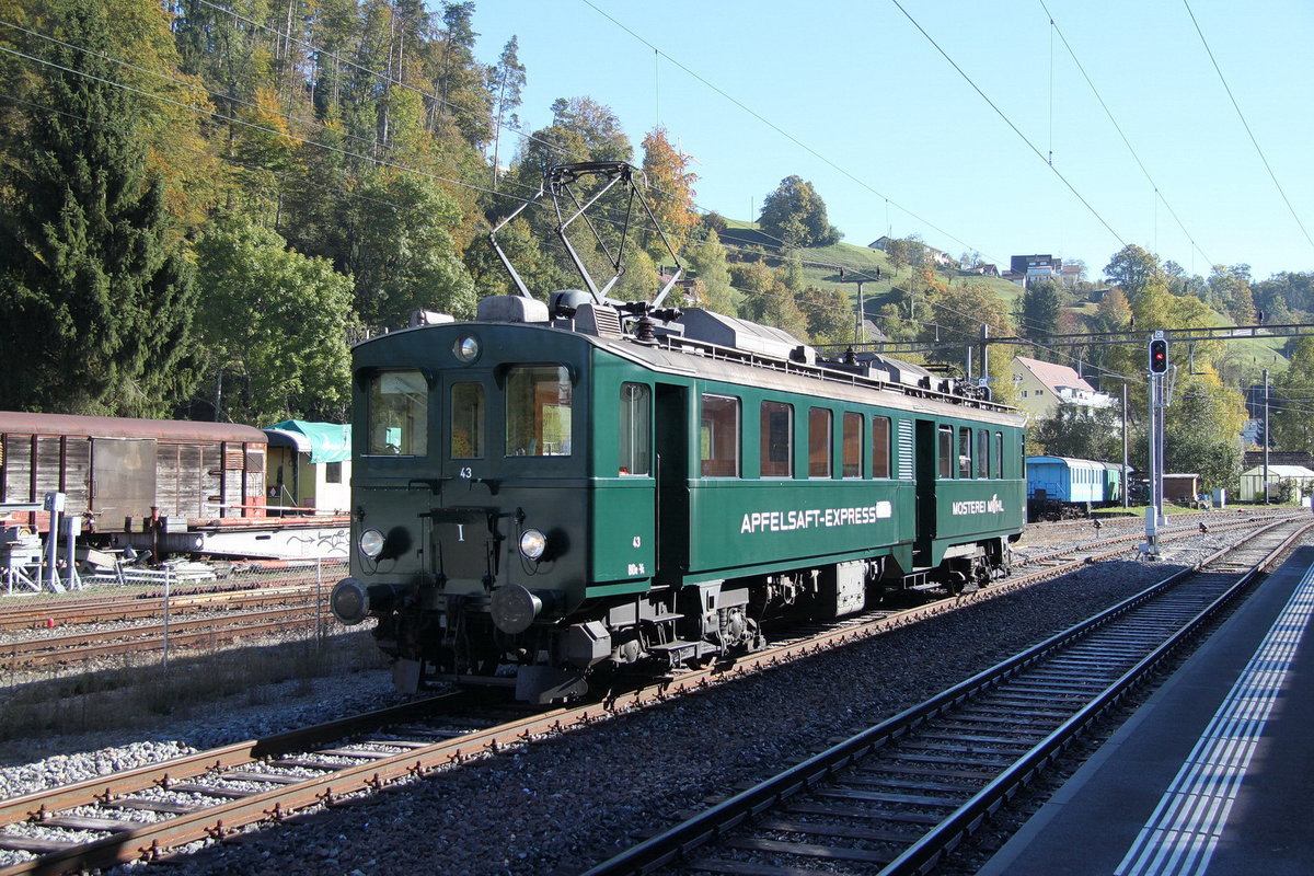 DVZO Nebenbahntreffen in Bauma. Apfelsaft Express  der Mosterei Möhl,BDe3/4 43(1938)
am 16.10.16