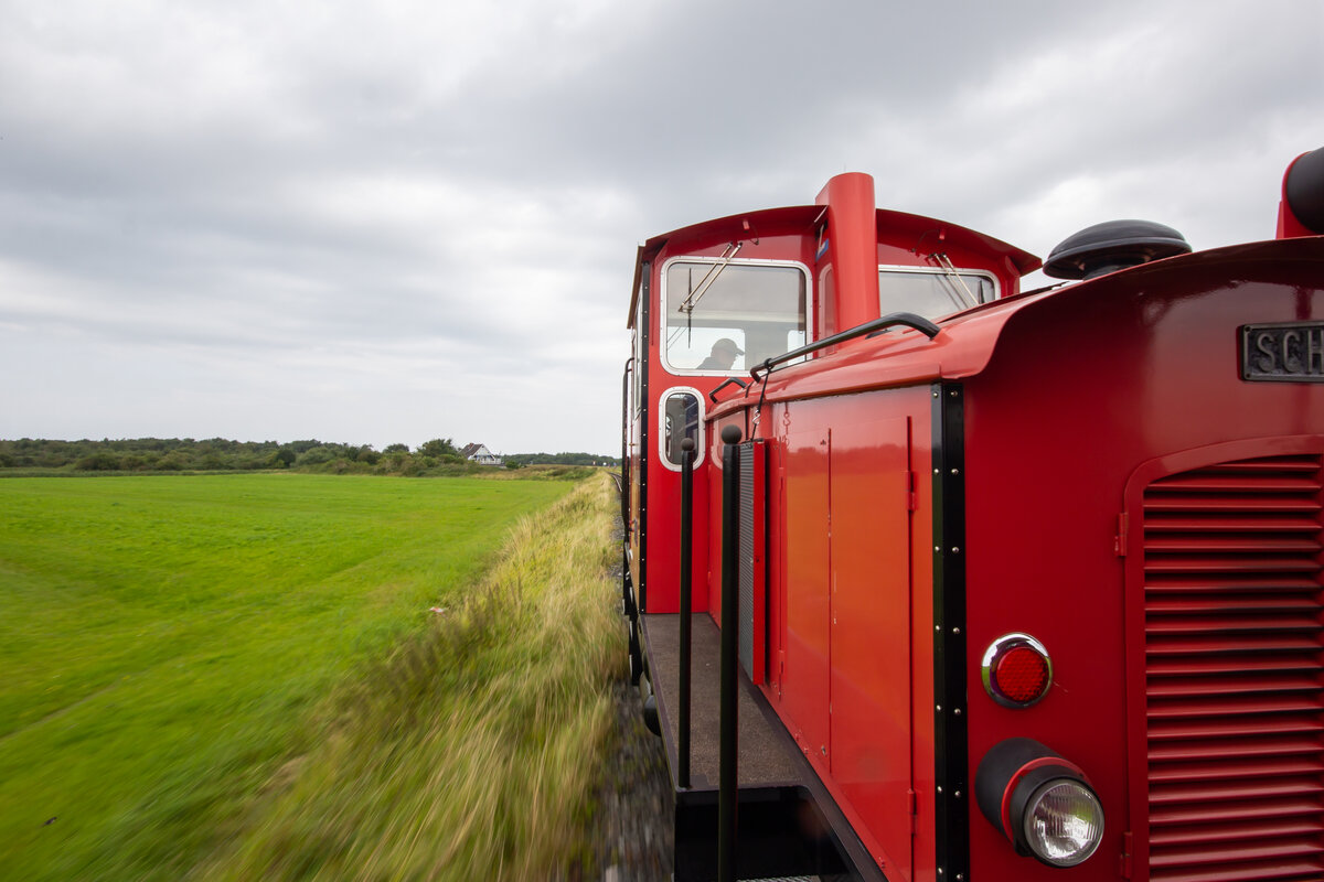 Dynamisch vom Inselbahnhof zum Stadtbahnhof Langeoog. Lok 2. 21.8.21
