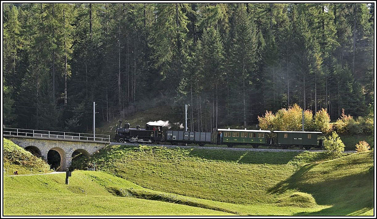 DZ9133 oberhalb Bergün mit Lok G3/4 11  Heidi  als Leerzug ins Depot Samedan. (30.09.2019)