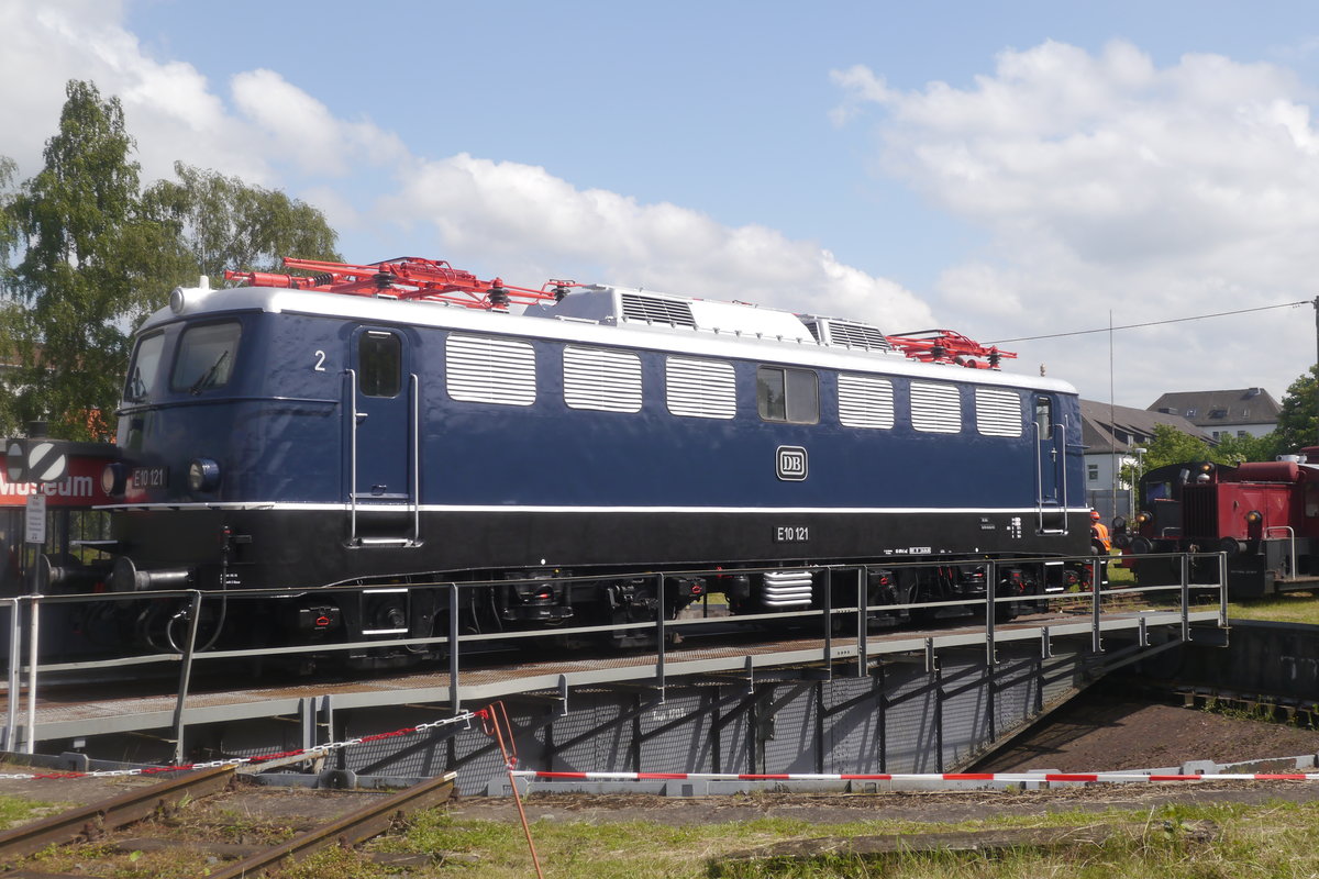 E 10 121 im Original-Blau im Museum Koblenz am 19.6.16.