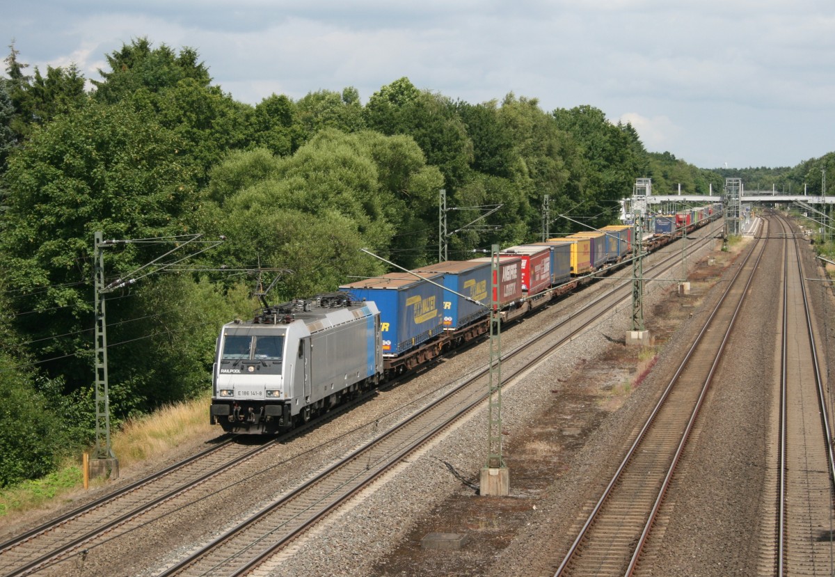 E 186 141 mit DGS 95405 (ERS, Lbeck Skandinavienkai–Krefeld-Uerdingen) am 02.07.2014 in Lauenbrck