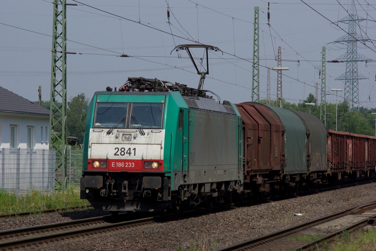 E 186 233 (2841) von Cobra am 4.7.2014 in Ratingen-Lintorf. Cobra steht dabei für Corridor Operations Belgium Rail