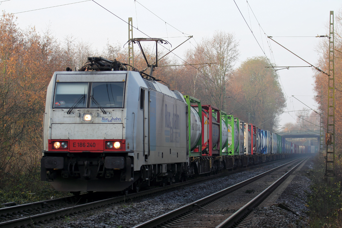 E 186 240 auf der Hamm-Osterfelder Strecke in Recklinghausen-Suderwich 29.11.2014