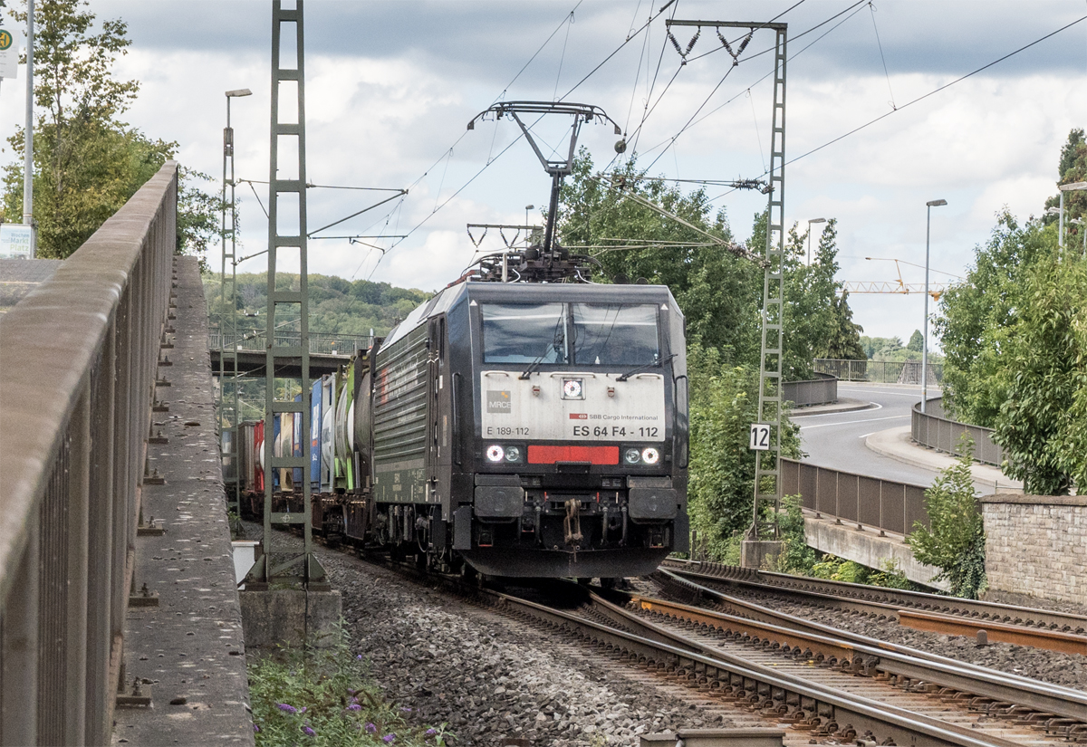 E 189-112 MRCE mit gem. Güterzug durch Remagen - 29.08.2020