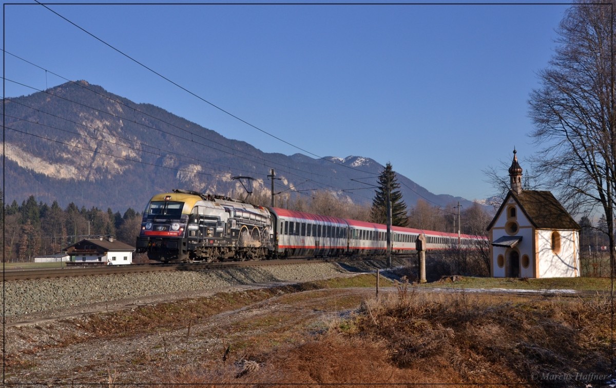E 190 020 (1216 020) am 13. Dezember 2013 südlich von Brixlegg in Österreich.