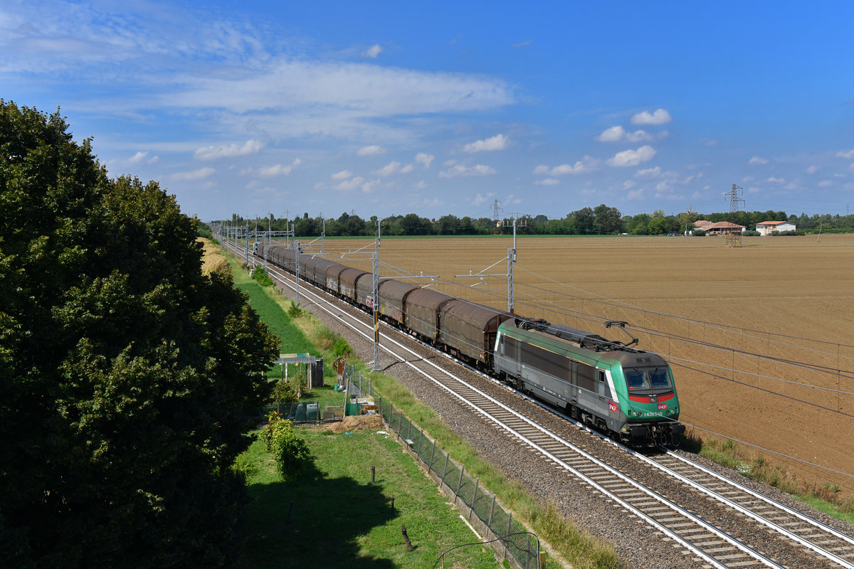 E 436 340 mit einem Stahlzug am 03.09.2018 bei Castel San Pietro Terme.  