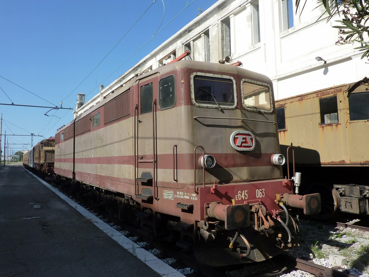 E 645 063 am 26.08.2015 im Eisenbahnmuseum von Triest.