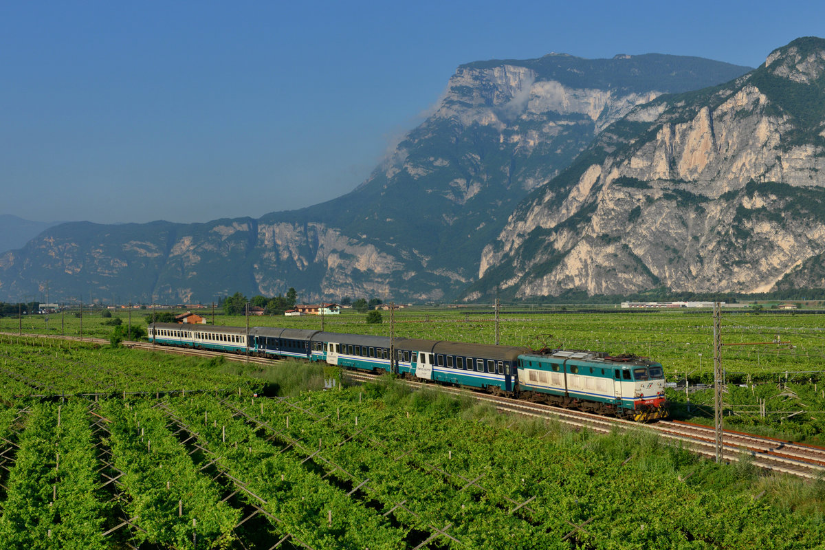 E 656 437 mit ICN 764 am 09.07.2016 bei Mezzocorona. 