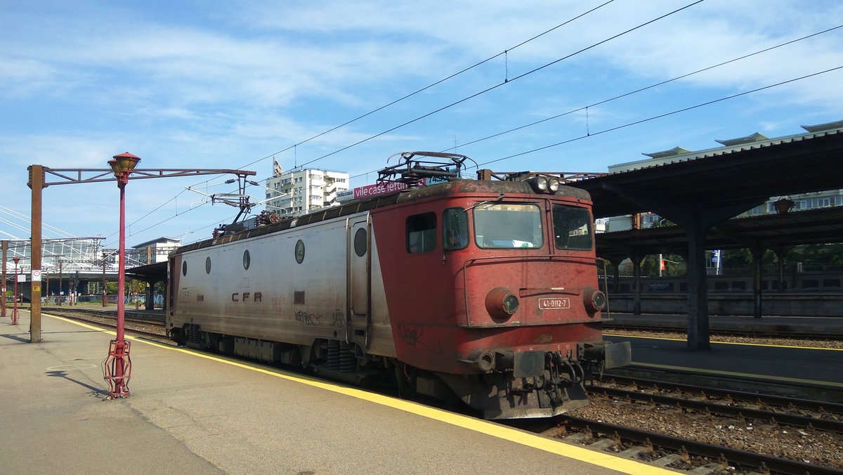 E-Lok 41-112-7 in Bahnhof Bucuresti Nord am 08.09.2017