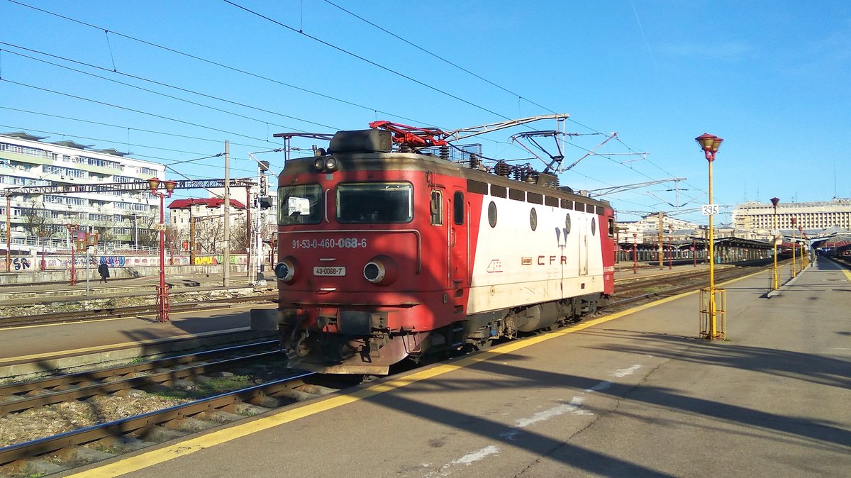 E-Lok 91-53-0-460-068-6 wartete am 03.04.2018 auf grünes Licht für die Rückkehr ins Betriebswerk.