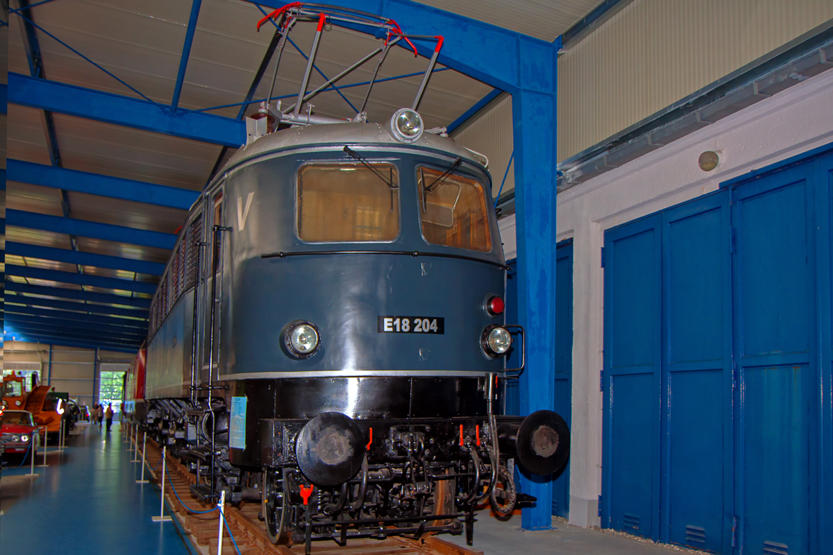 E-Lok E 18 204 (Hersteller:Wienerlokomotivfabrik Floridsdorf) im Eisenbahn & Technik Museum Rgen. - 22.09.2013