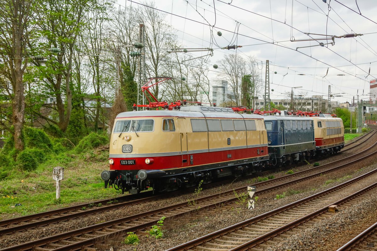 E03 001 mit E41 001 & 103 245-7 in Wuppertal, am 12.04.2024.