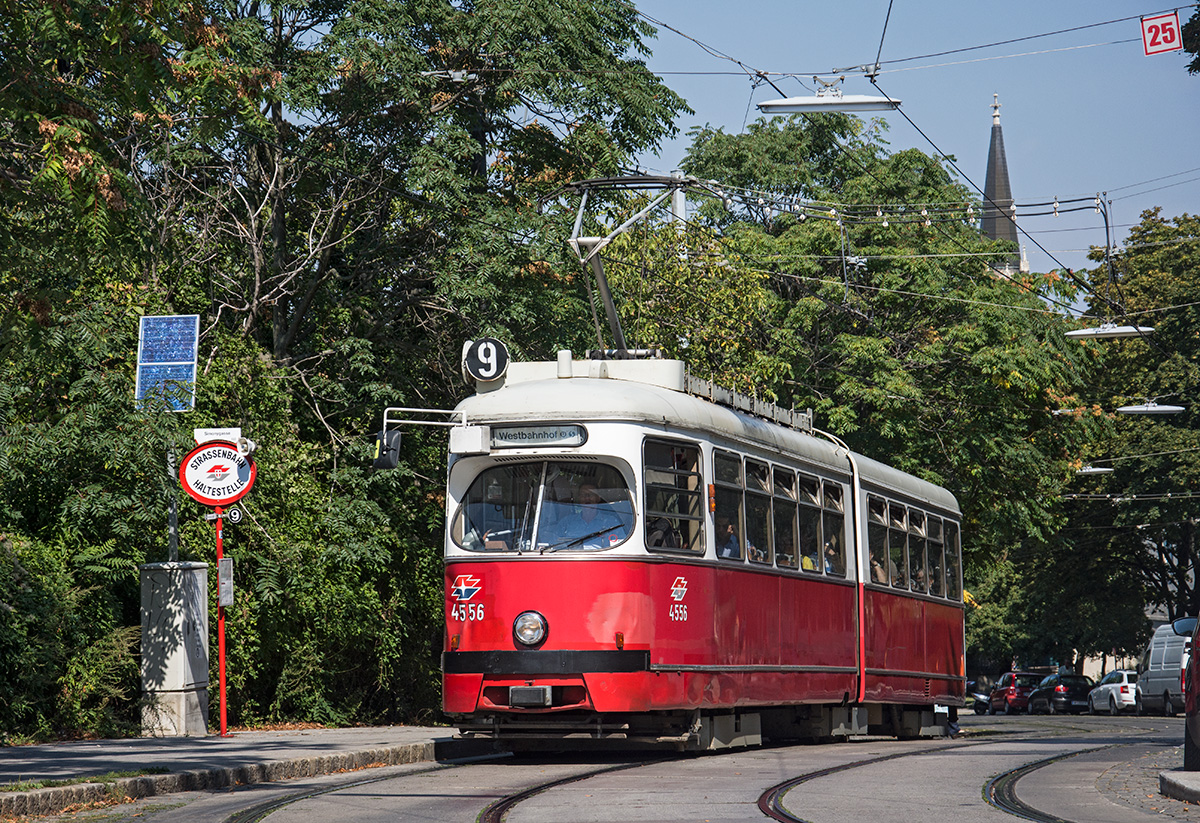 E1 4556 als Linie 9 in der Haltestelle Simonygasse, 08.09.2016. 