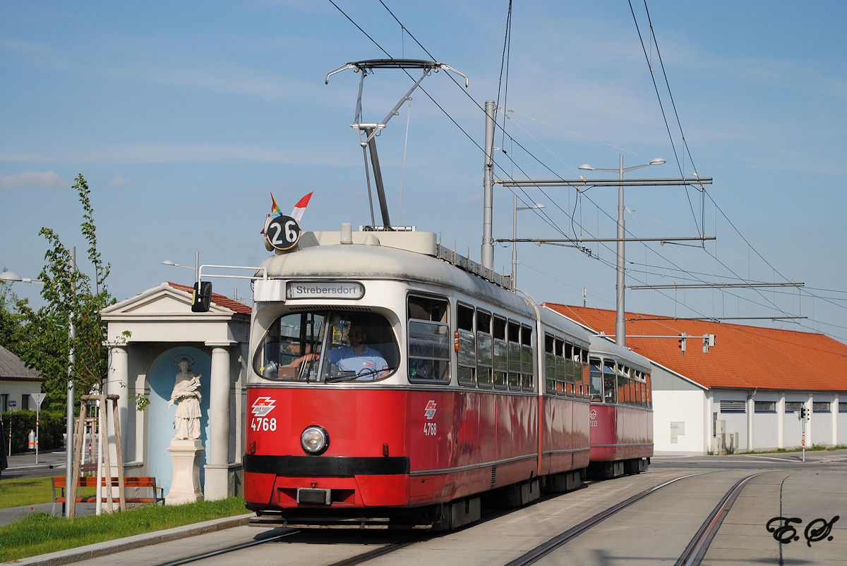 E1 4768 + c4 1333, Kagraner Platz. (21.05.2014)