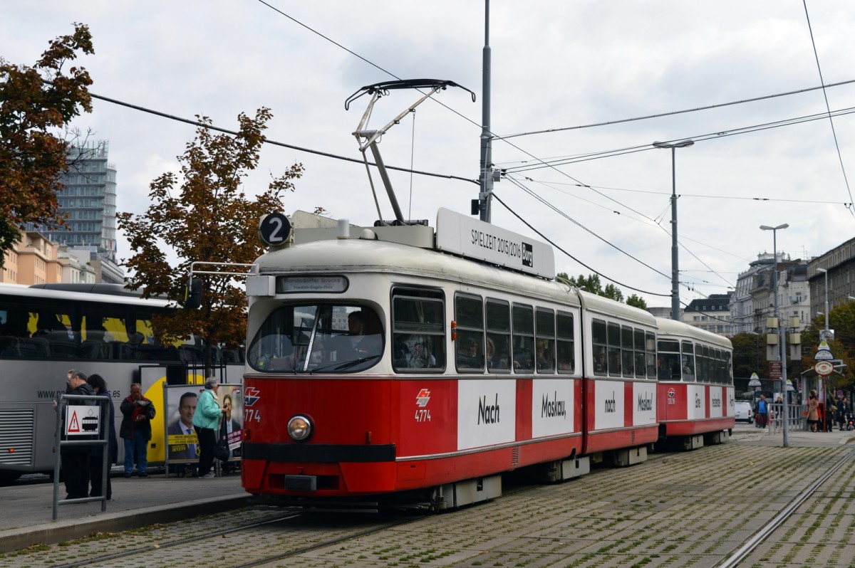 E1 4774 + c4 1328 als Linie 2 bei der Haltestelle Schwedenplatz, 27.09.2015 