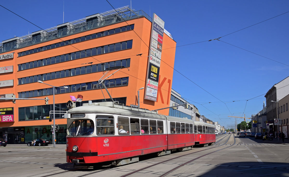 E1 4783 + c4 1312 als Linie 26 am Kagraner Platz, 11.05.2015