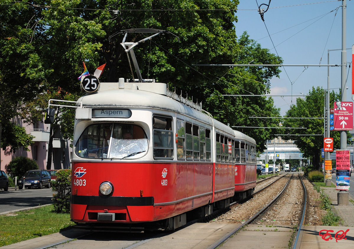 E1 4803 + c4 1309, Wagramerstr./Erzherzog Karl Straße. (21.05.2014)