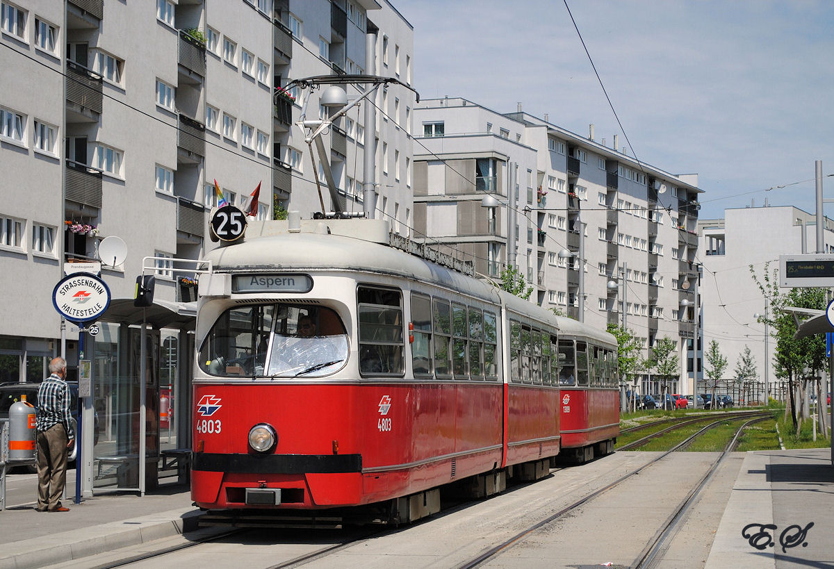 E1 4803 + c4 1309, Tokiostraße/ Prandaugasse. (25.05.2014)
