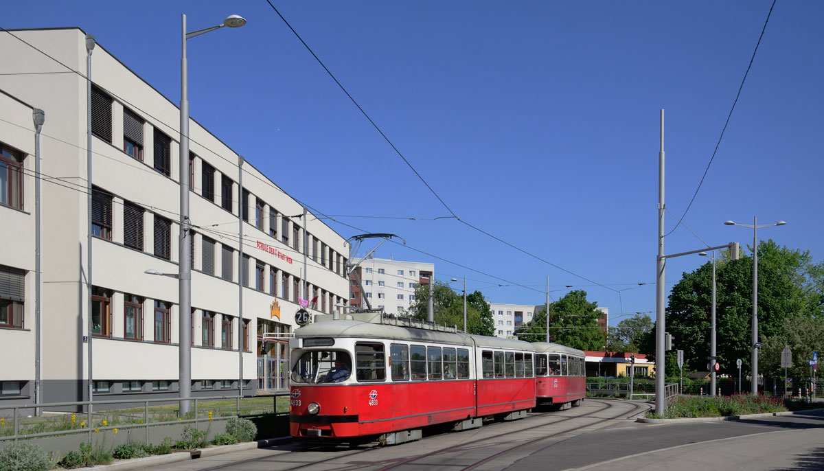 E1 4833 + c4 1328 als Linie 26 in der Prinzgasse, 11.05.2015