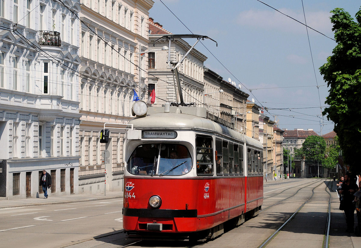 E1 4844 verkehrte am Tramwaytag 2017 als Shuttle zwischen den Betriebsbahnhöfen Gürtel und Michelbeuern. (06.05.2017)