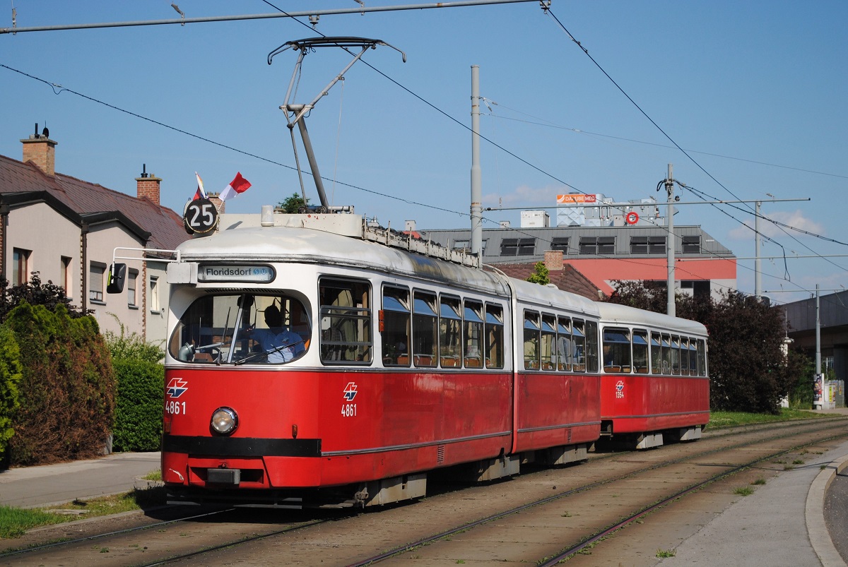 E1 4861 + c4 1354 als Linie 25 zwischen den Haltestellen Donauspital und Hardeggasse. (04.06.2021)