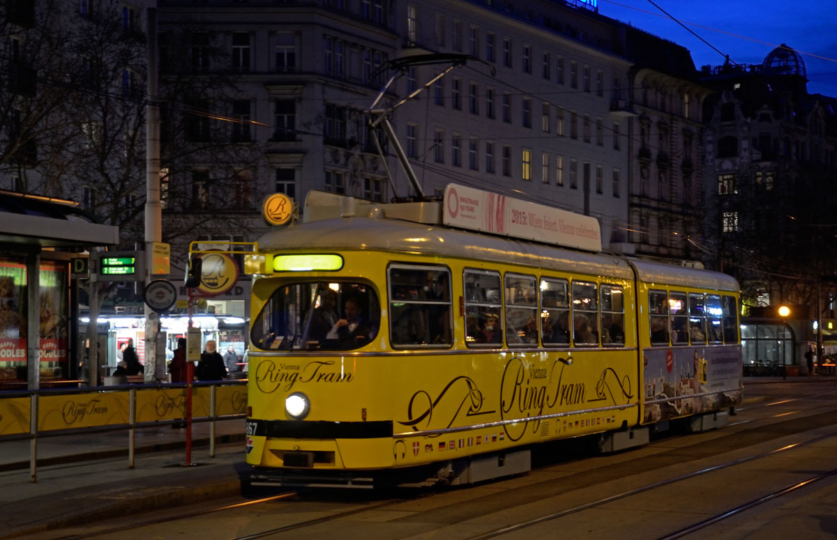 E1 4867  VRT  am Schwedenplatz am 09.03.2015