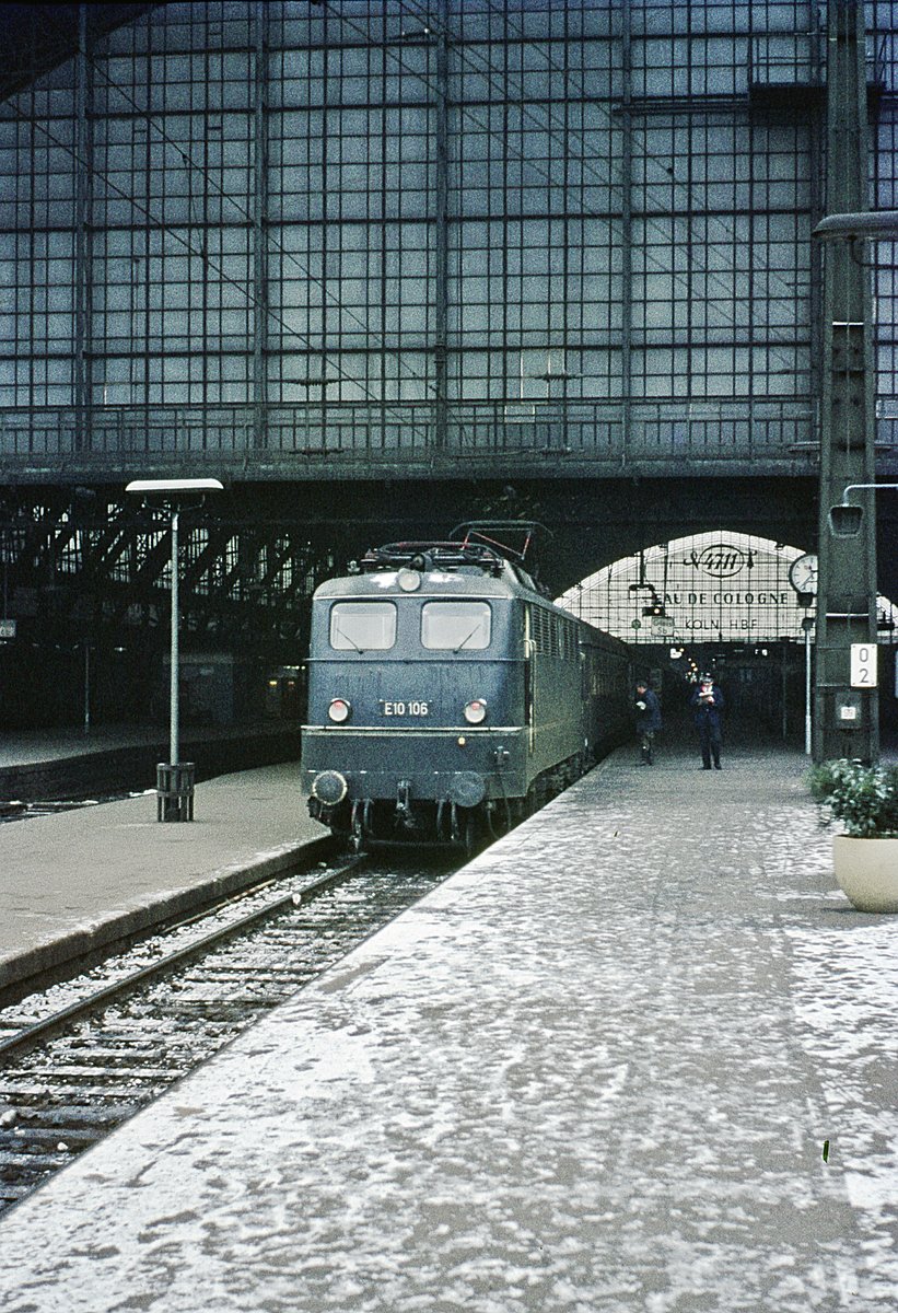 E10 106 mit D.Zug  Köln Hbf.