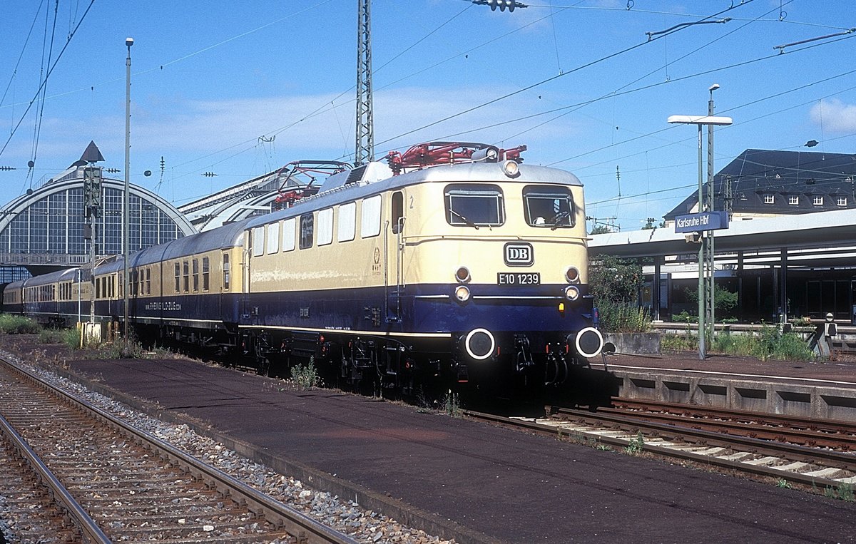 E10 1239  Karlsruhe Hbf  07.07.12