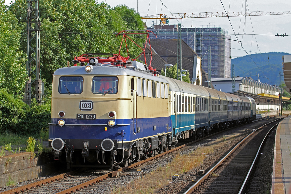 E10 1239 mit dem Pendelzug der zwischen Koblenz und Koblenz-Lützel Museum fuhr in Koblenz 22.6.2019