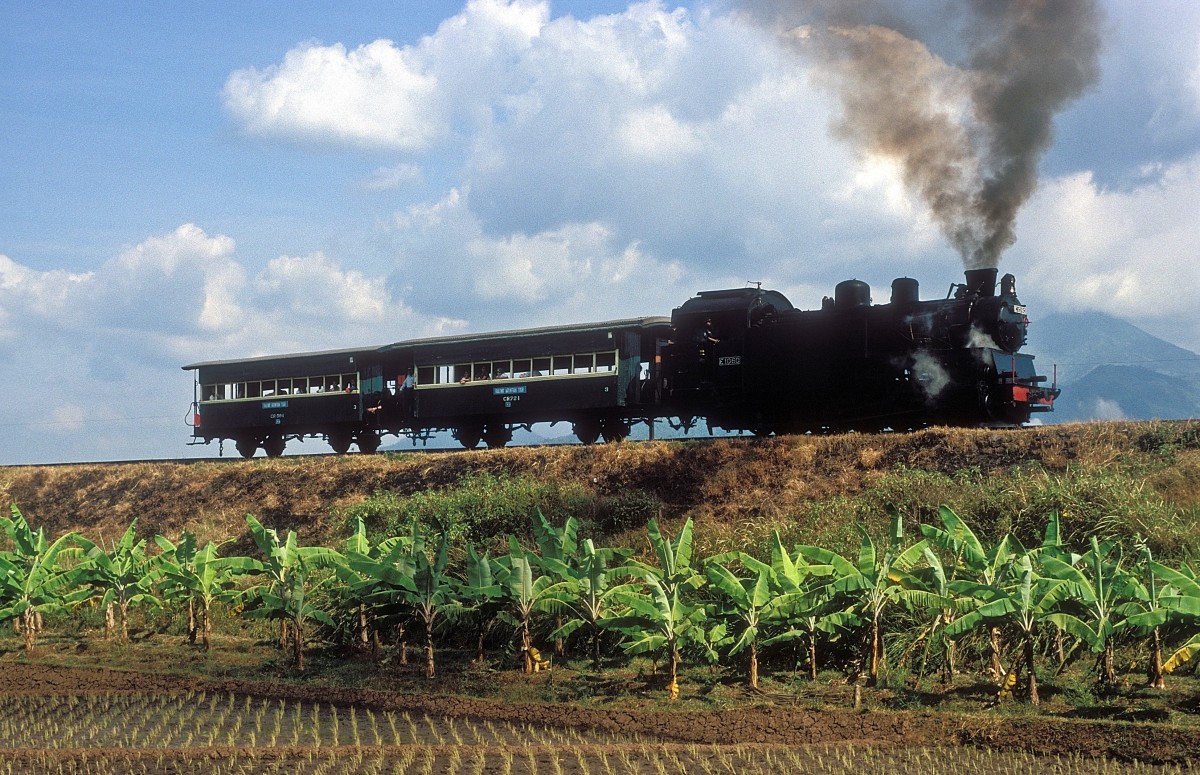  E10 60  bei Ambarawa  07.08.04