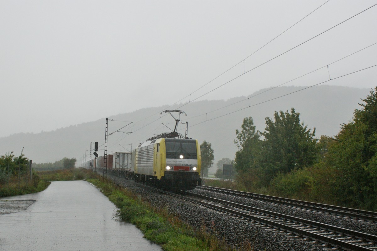 E189 931 (ES 64 F4 031) in Thngersheim am 18.09.13 mit einen gemischten Gterzug.