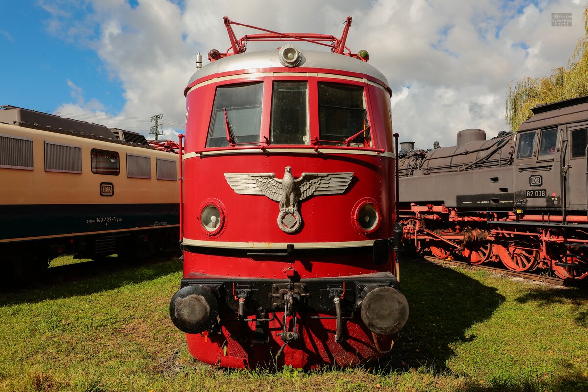 E19 12 im DB Museum Koblenz, September 2025.