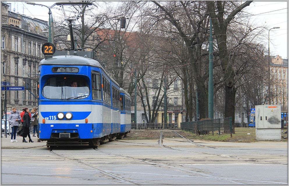 E1+c3 Garnitur an der Haltestelle Stradom. März 2018