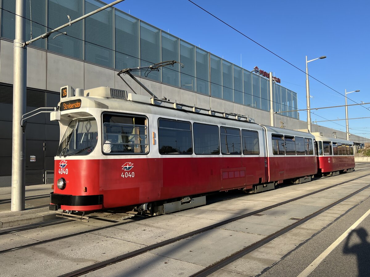 E2 4040 + c5 am 25.09.2024 im Einsatz auf der Linie 26 in der Endstation Hausfeldstraße.