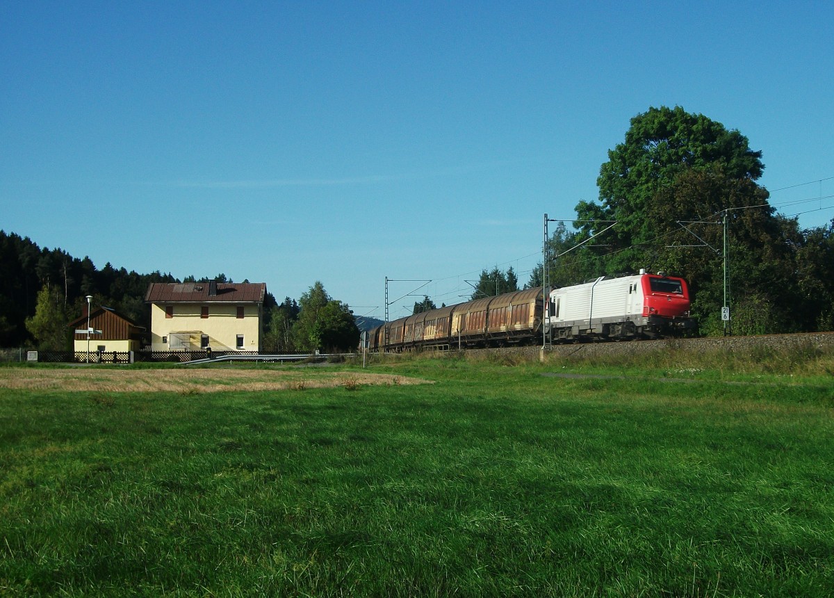 E37 531 zieht am 29.September den Flaschenzug von Steinbach am Wald bei Halach(b. Kronach) Richtung Lichtenfels.