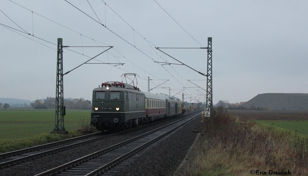 E40 128 am 23.11.13. bei Weetzen mit der LBE-Garnitur.