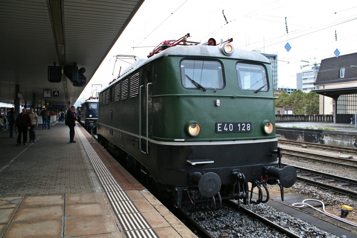E40 128 am Nachmittag des 15.09.13 beim Bahnhofsfest vom Badischen Bahnhof in Basel ausgestellt auf Gleis 2.