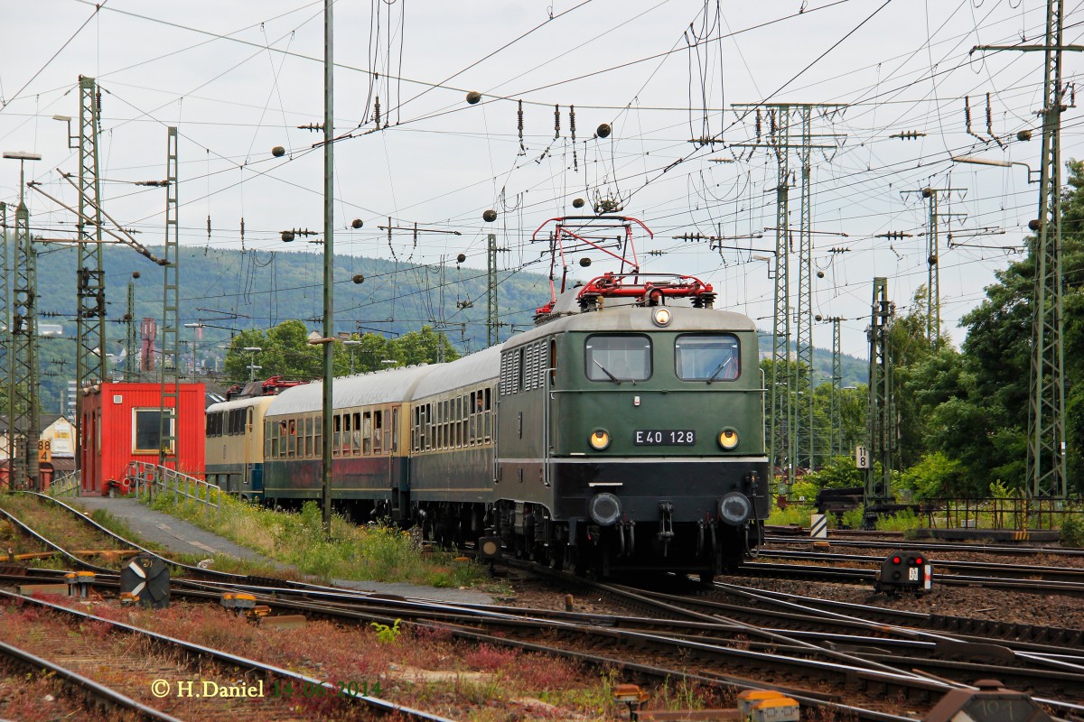 E40 128 fuhr am 14.06.2014 mit dem Pendelzug vom Koblenz Hbf ins DB Museum Koblenz Lützel.