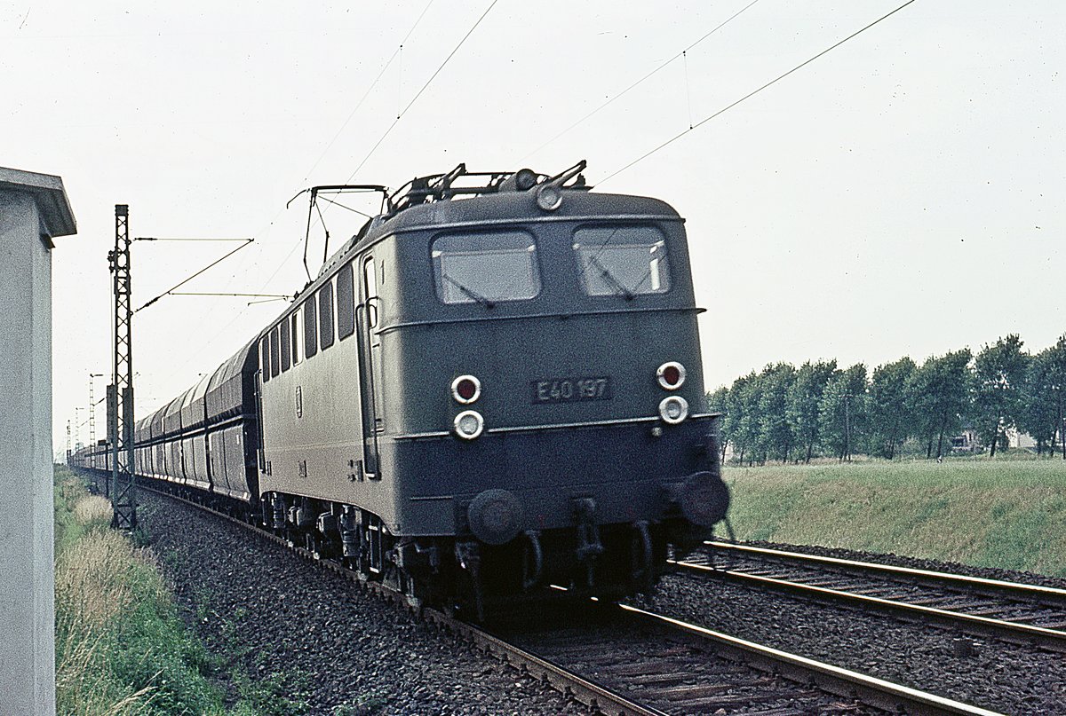E40 197 mit Kohlezug