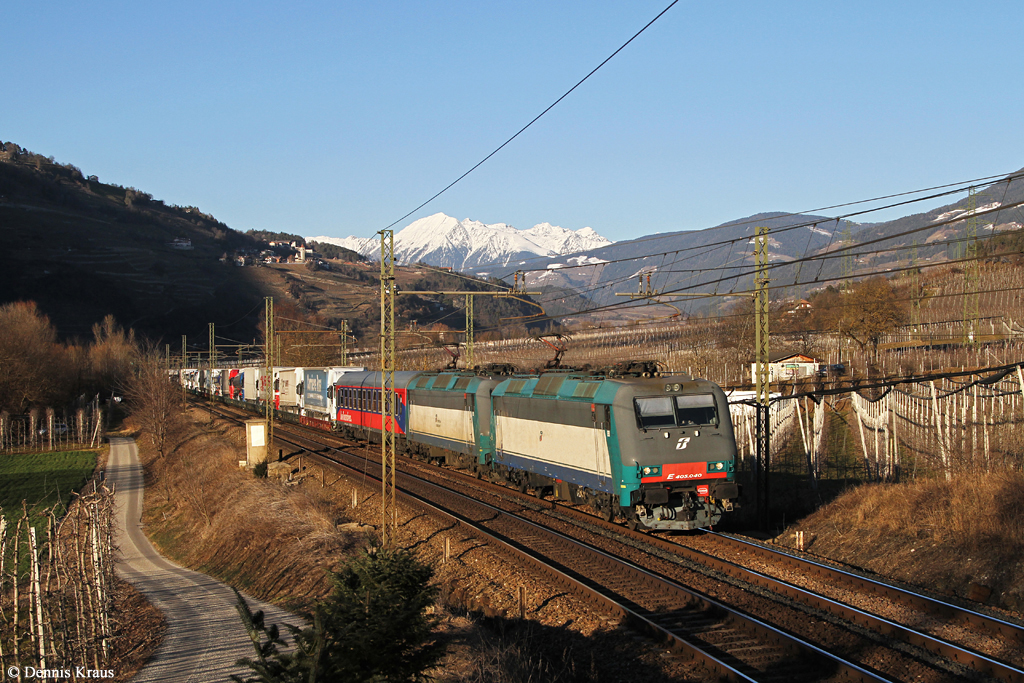 E405 040 + E405 025 mit Rola am 07.02.2015 bei Albes.