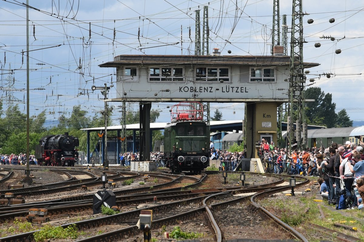 E44 002 am 18.06.16 zum Sommerfest in Koblenz-Lützel