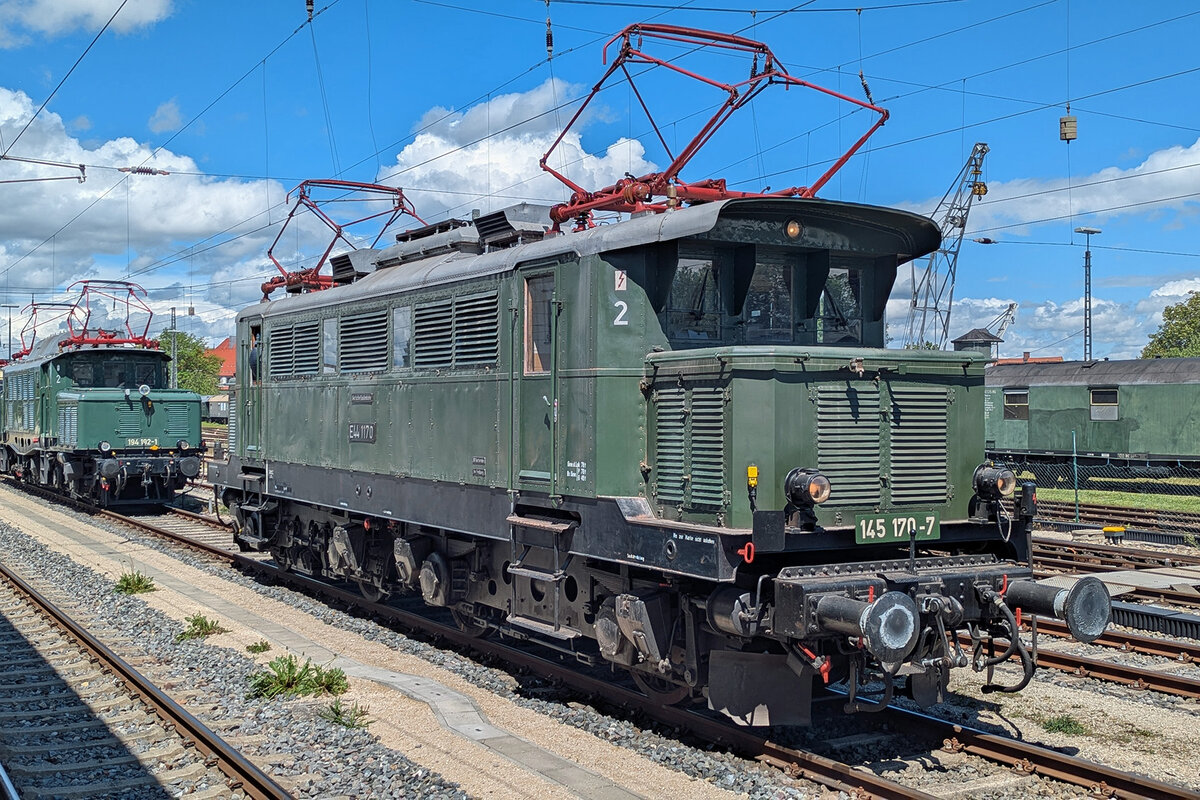 E44 1170, ab 1968 145 170-7, am 14. Mai 2026 beim 5. N�rdlinger Eisenbahnfest im Bahnhof N�rdlingen. Die Lok des DB Museums soll in Zukunft die Museumsz�ge der IG 3 Seenbahn zwischen Titisee und Seebrugg bespannen.