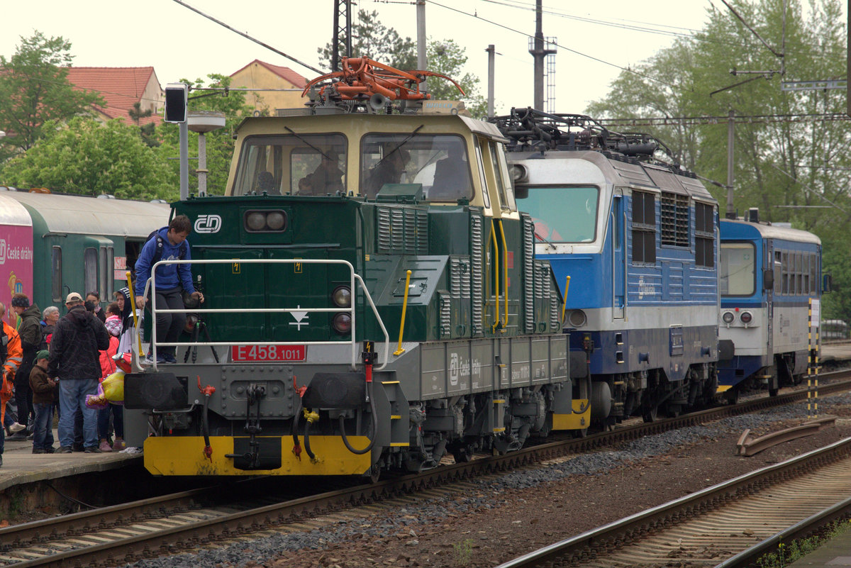 E458 101 wird zum regionalen Tag der Eisenbahn in Kralupy präsentiert. 27.04.2019, 12:05 Uhr , Bahnhofsgelände Kralupy.