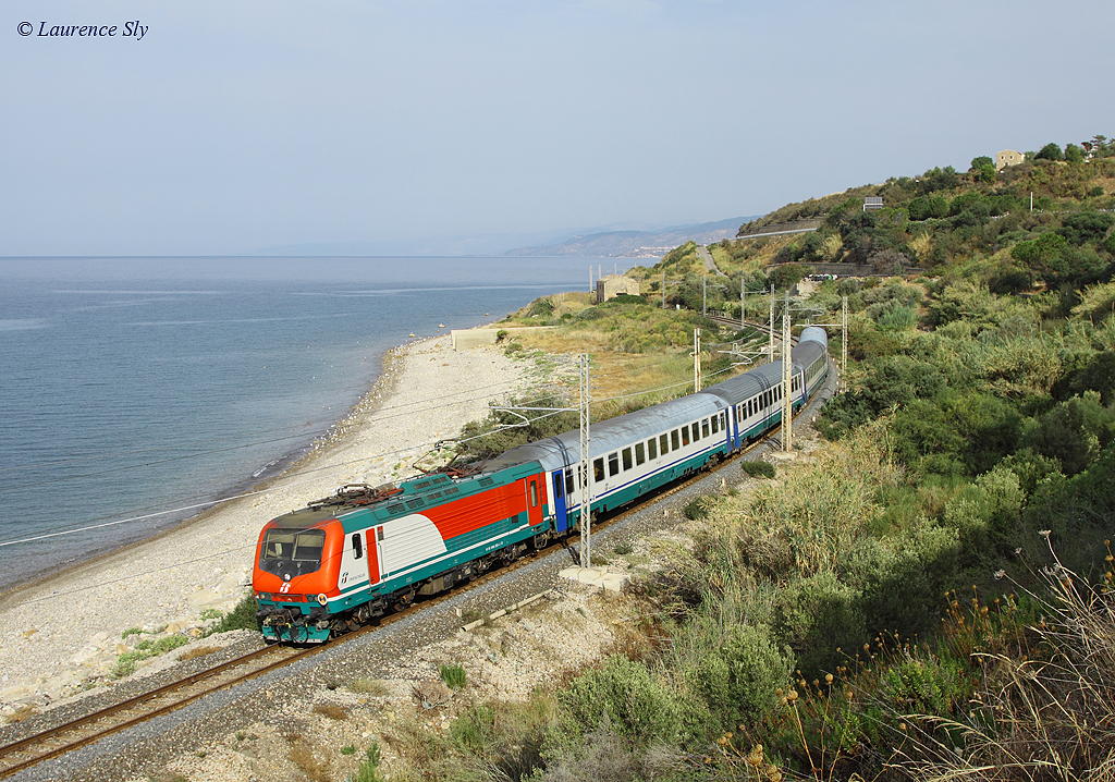E.464 204 passes Tusa whilst working train 12765, 1425 Messina Centrale-Palermo Centrale, 9 Sept 2013.